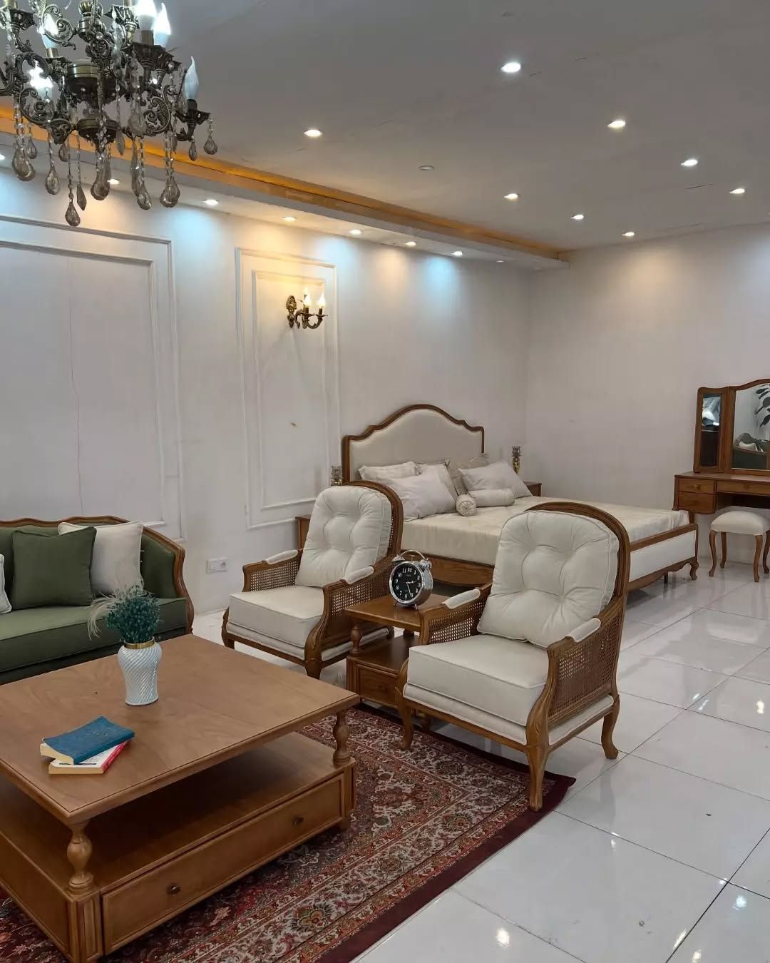 مبل کلاسیک فرانسوی
